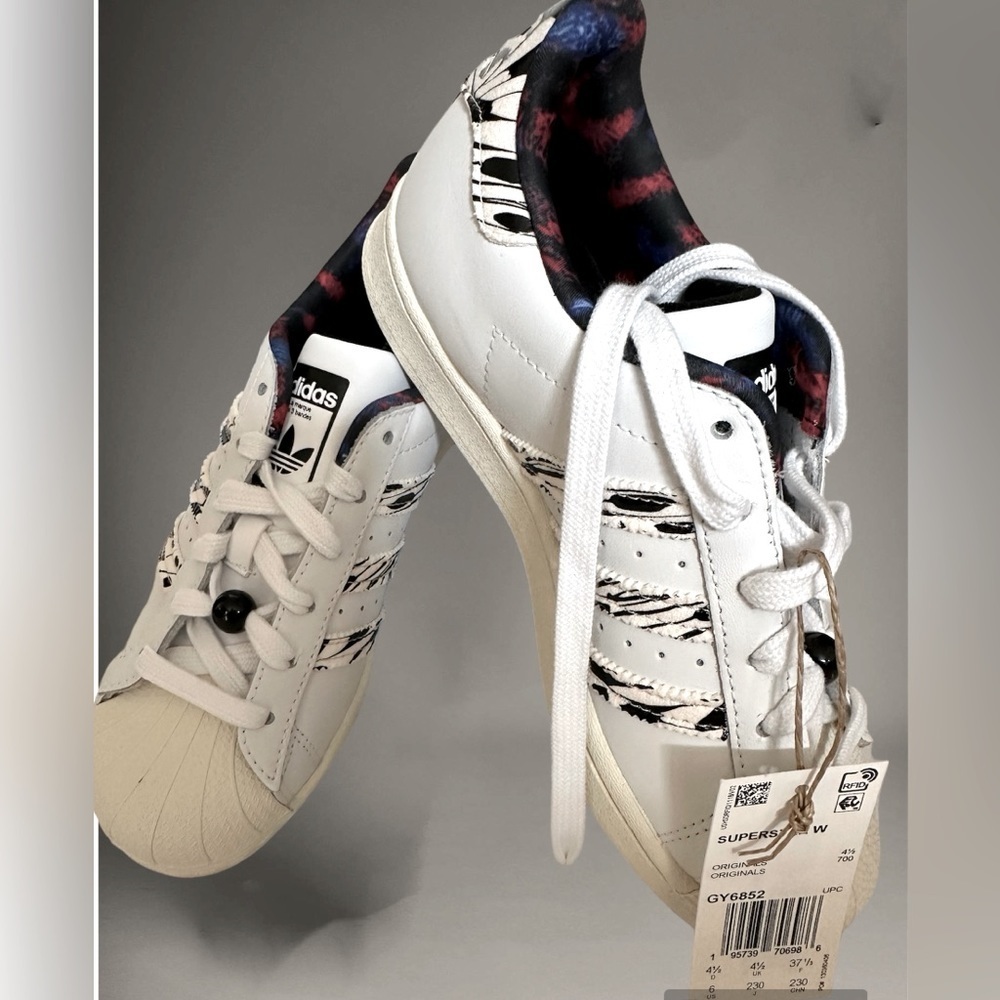Adidas Superstar women shoes size 6